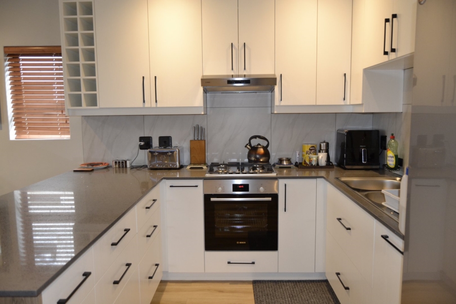 3 Bedroom Property for Sale in Somerset Lakes Western Cape